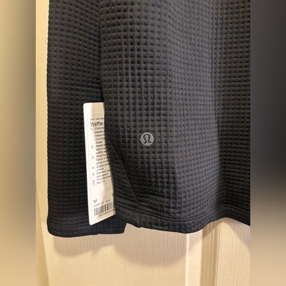 Lululemon Men’s “Waffle-Knit” Half Zip (M) *TRENDING* - Picture 14 of 14